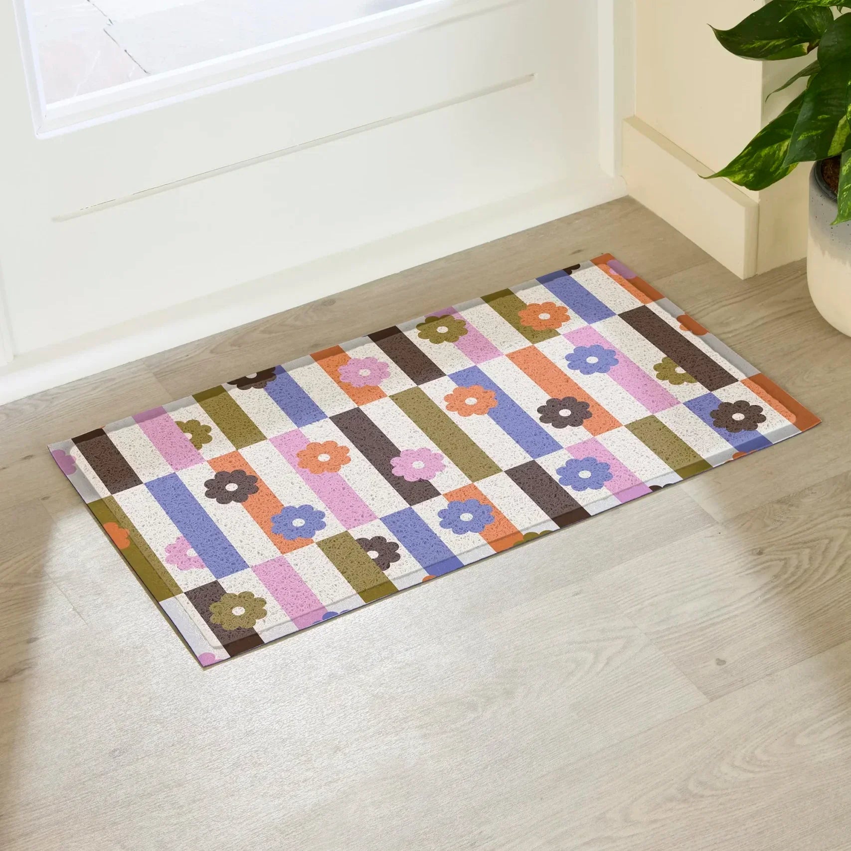 Elizabeth Olwen Petal Stripes Indoor/Outdoor Doormat