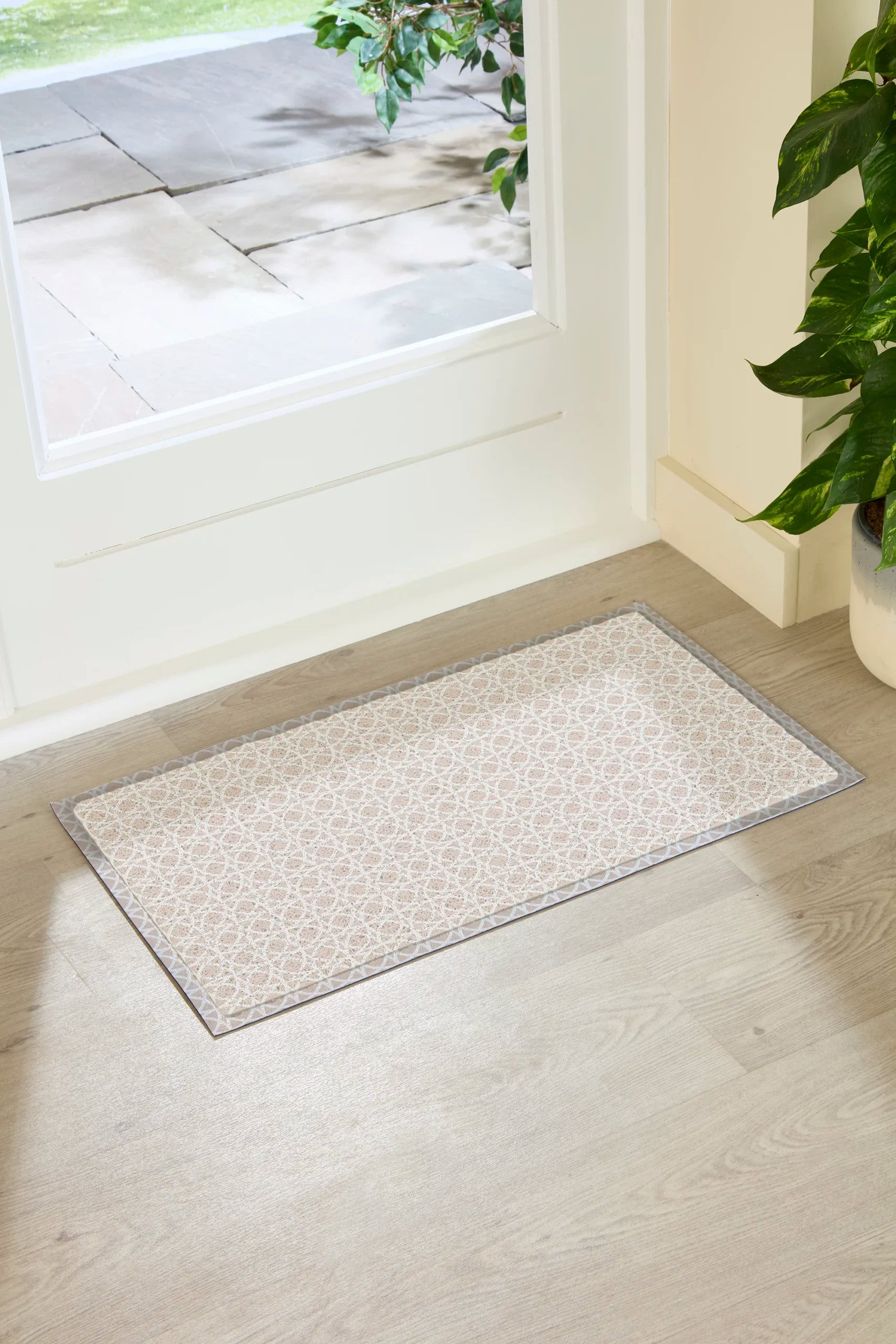 Circles Neutral Doormat (70 x 40cm)