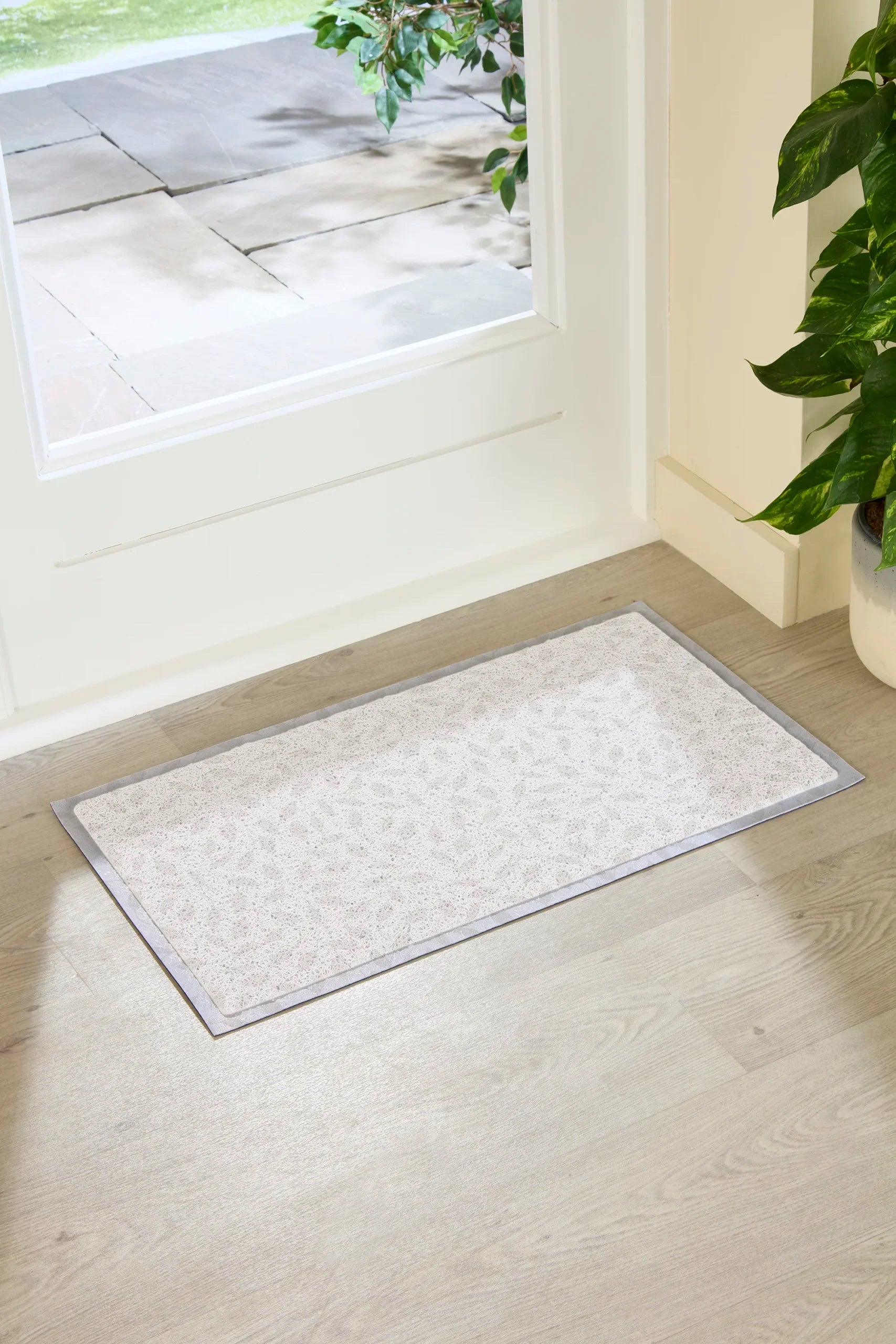 Neutral Leaf Doormat