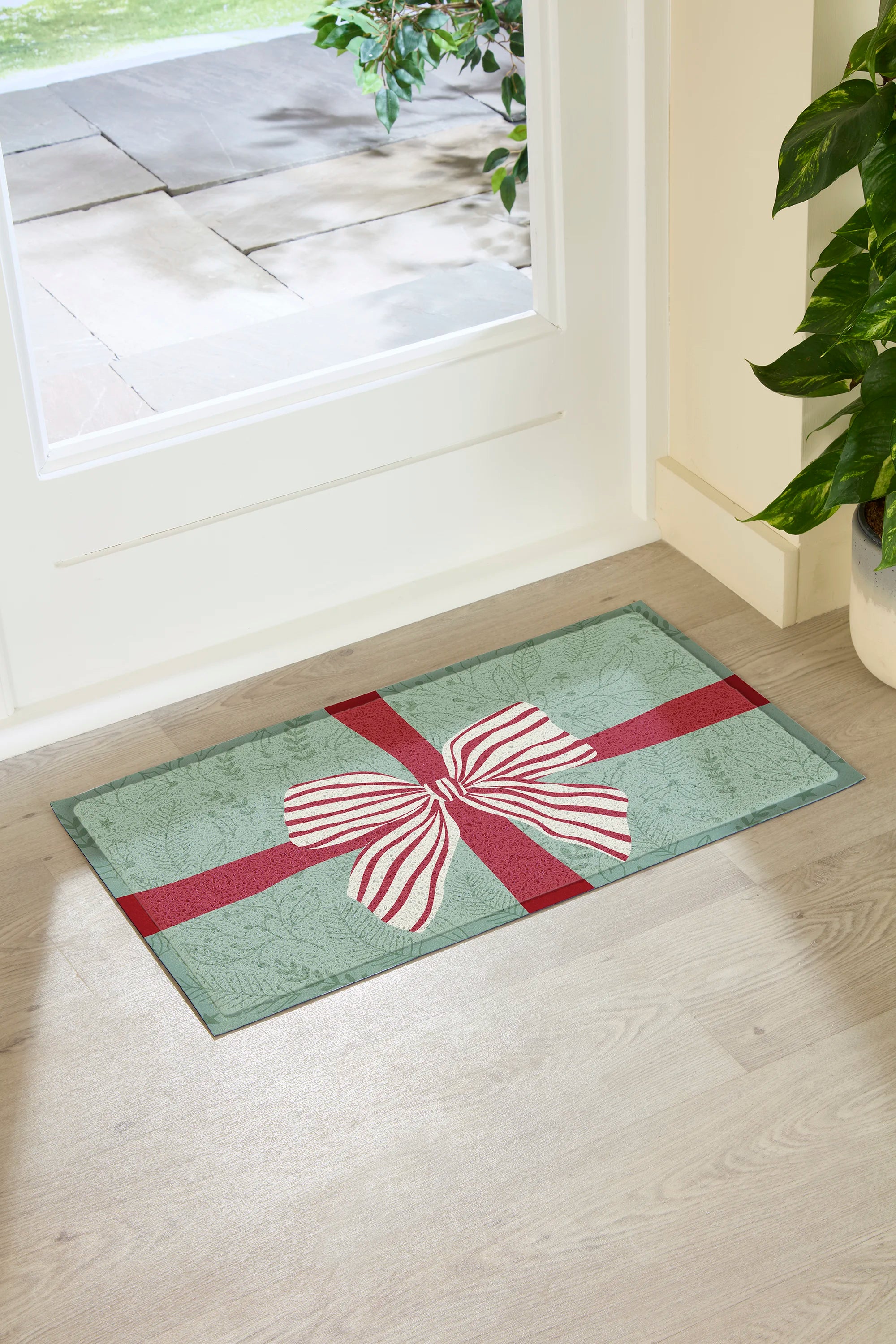Red & White Stripe Bow Doormat