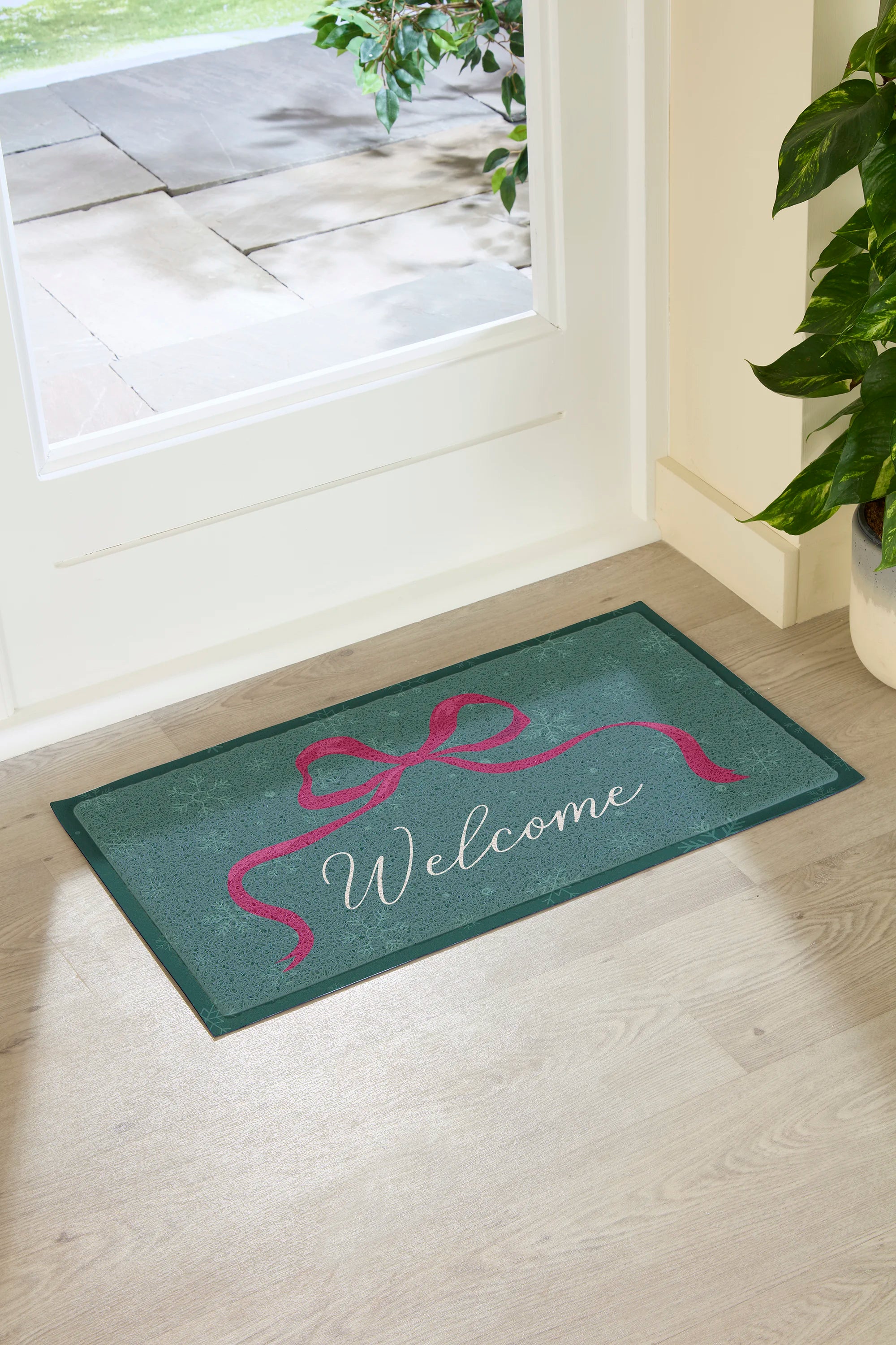 Winter Bow Welcome Doormat