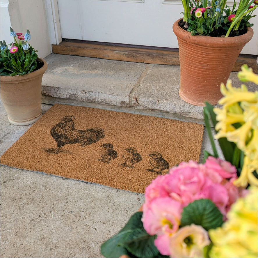 Coir mat with hen and chicks print